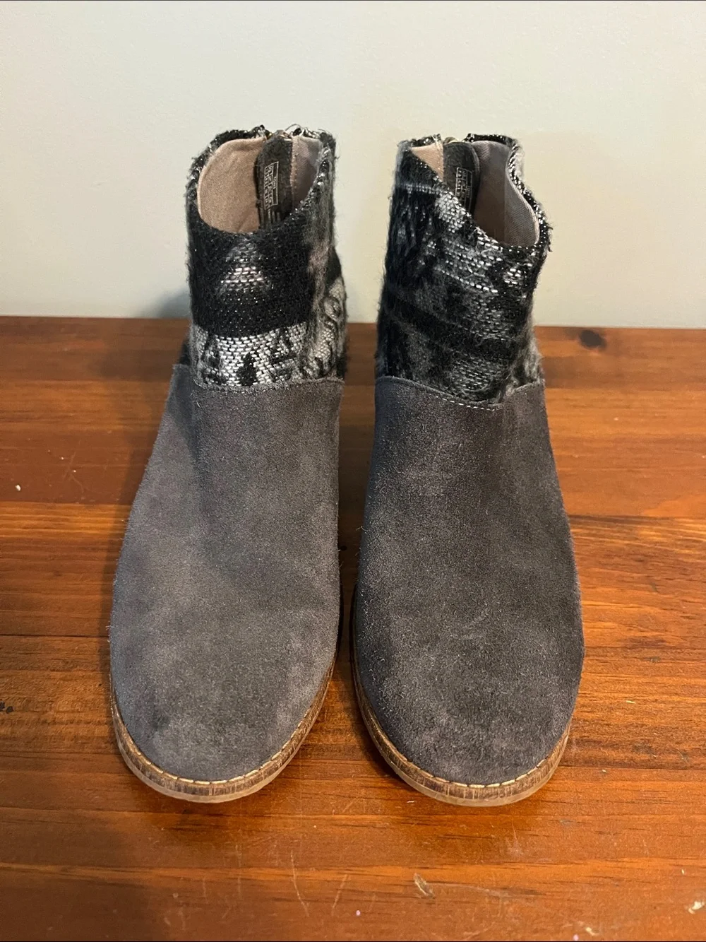 Toms Leila Suede Aztec Ankle Boot, Size 7.5